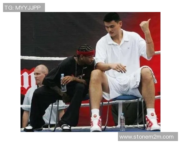 詹姆斯回忆与姚明的对决与友谊深厚的篮球情谊