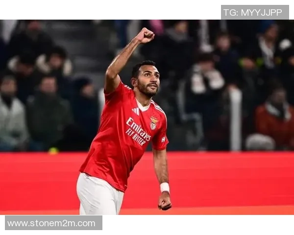 本菲卡大胜波尔图引发红牌争议赛后点评激烈讨论