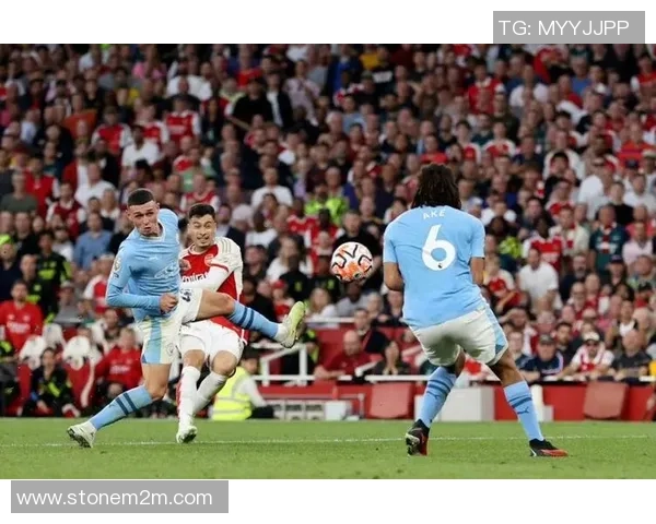 巴萨友谊赛大胜阿森纳争议判罚引发全场热议