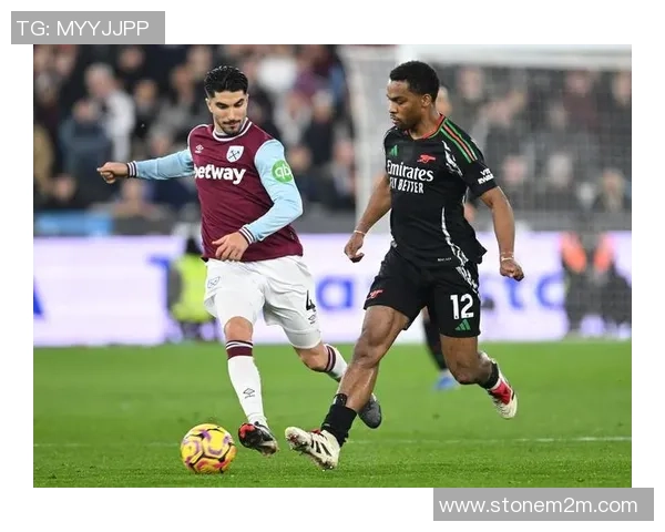 西甲激战：拜仁狂胜阿森纳五球惨败引发全场热议与反思