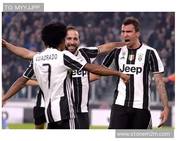 意甲激战尤文图斯与巴黎圣日耳曼战成平局帽子戏法引发全场热潮 意甲激战尤文图斯与巴黎圣日耳曼战成平局帽子戏法引发全场热潮