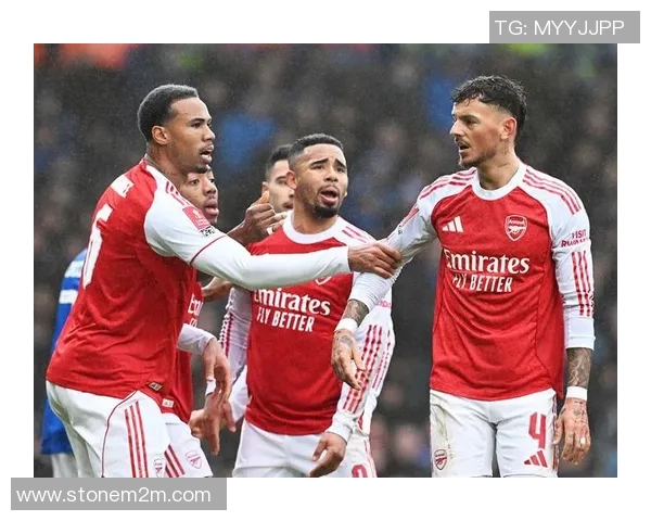 欧联杯精彩对决里昂大胜阿森纳帽子戏法引发全场狂欢战术解析